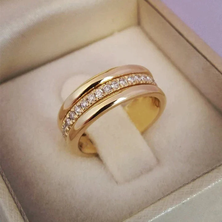 Tayla - A Ring in Elegant Style 