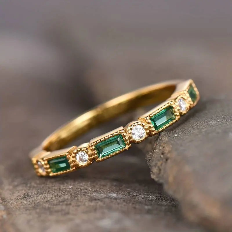 Antique green zirconia gold ring 