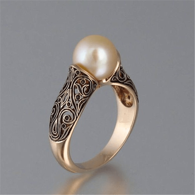 Marceline - Classic Pearl Ring 