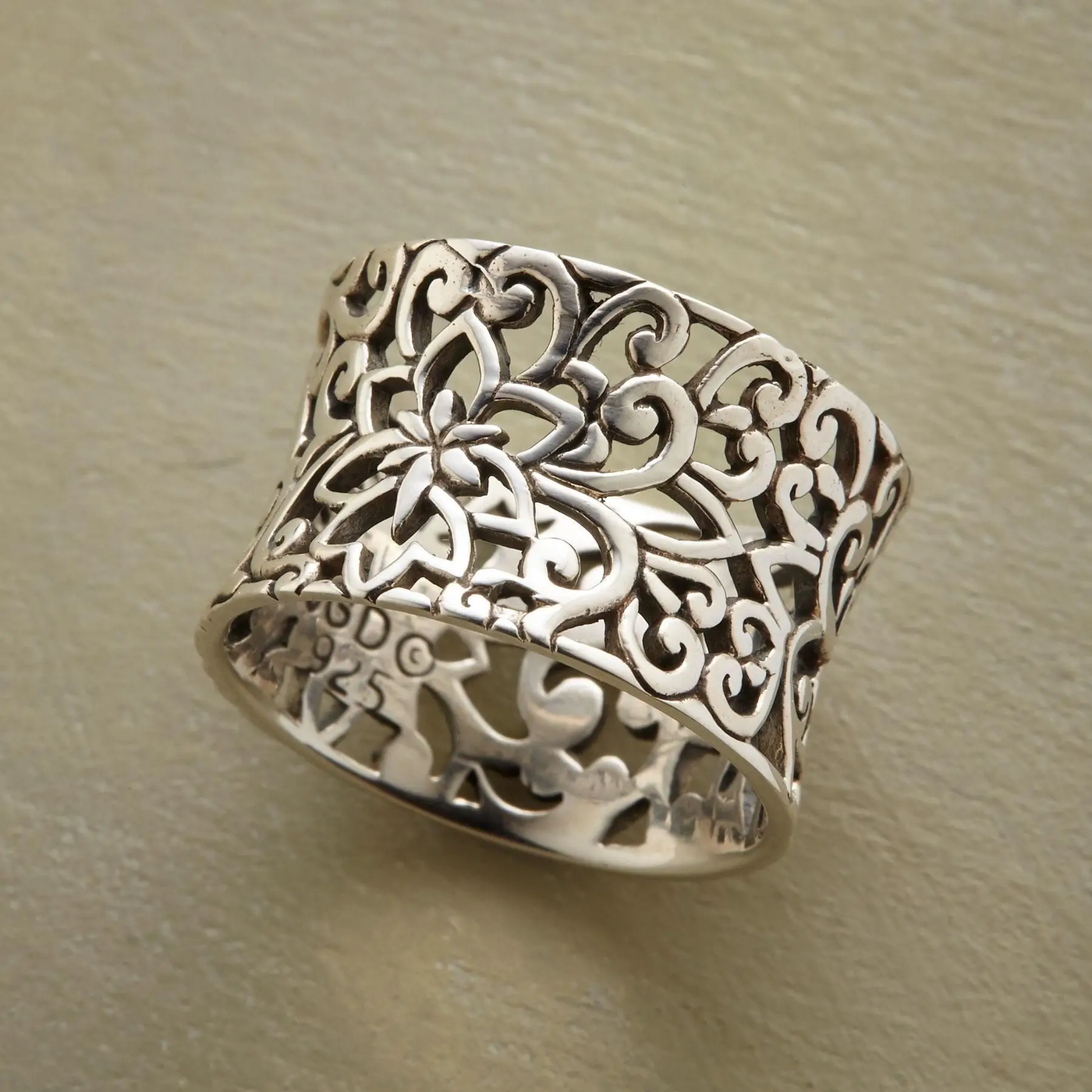 Bonnie - Antique Hollow Silver Ring 