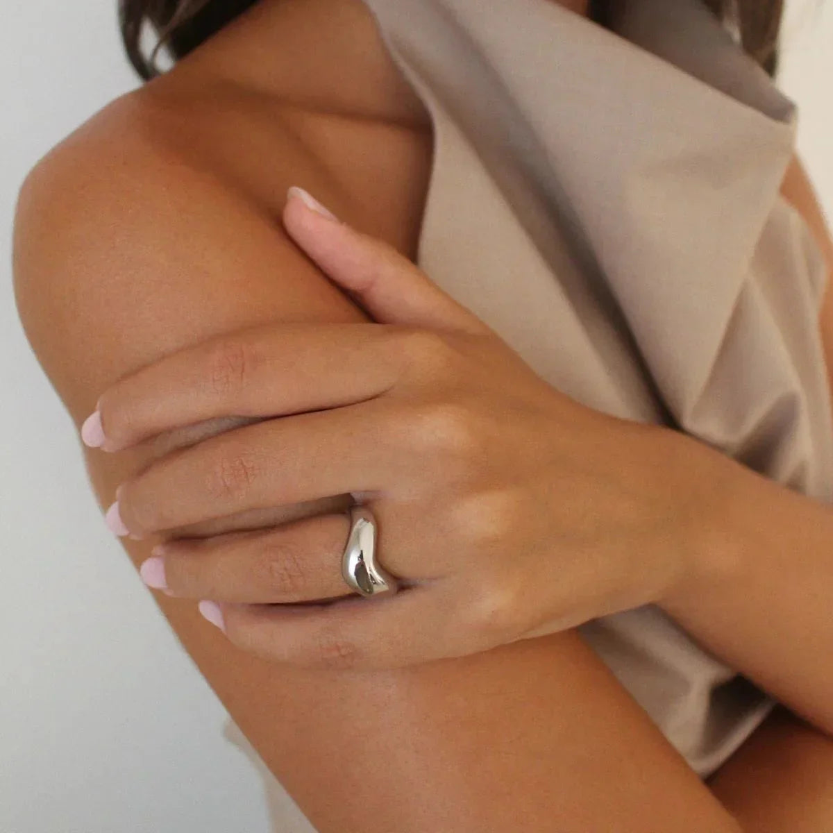 خاتم لانا الذهبي غير المحدد