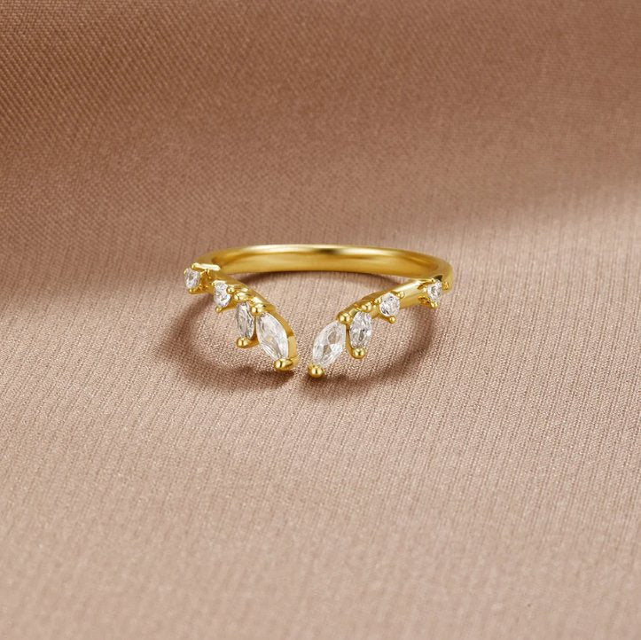 Frieden - Crystal Gold Wine Ring