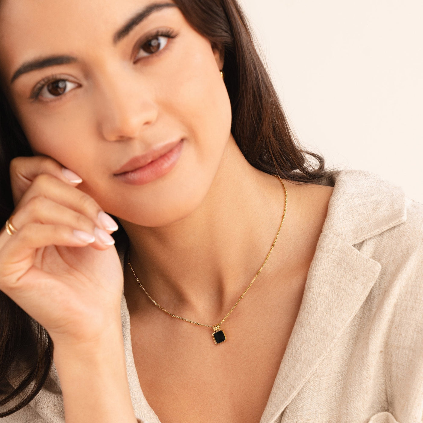 قلادة شيك منتصف الليل