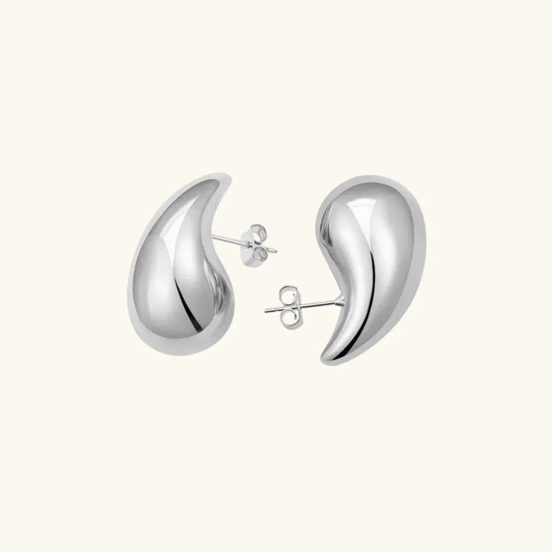 أقراط ساندرا على شكل دمعة من الذهب