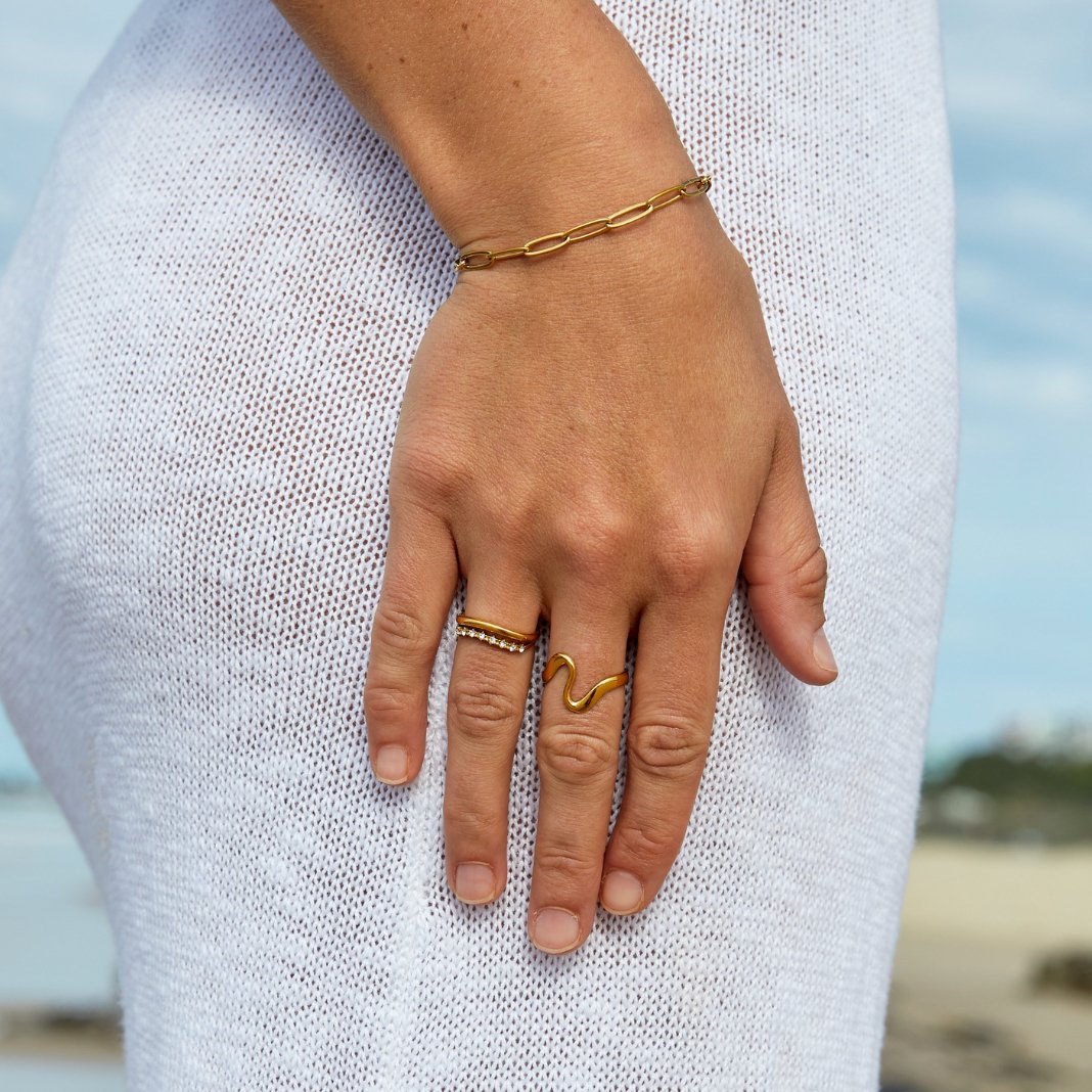 gold bracelet