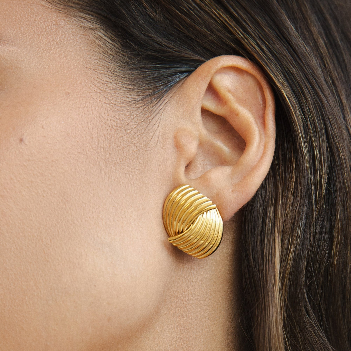Vana Lux gold earrings