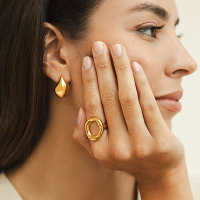 A gold ring melted in us