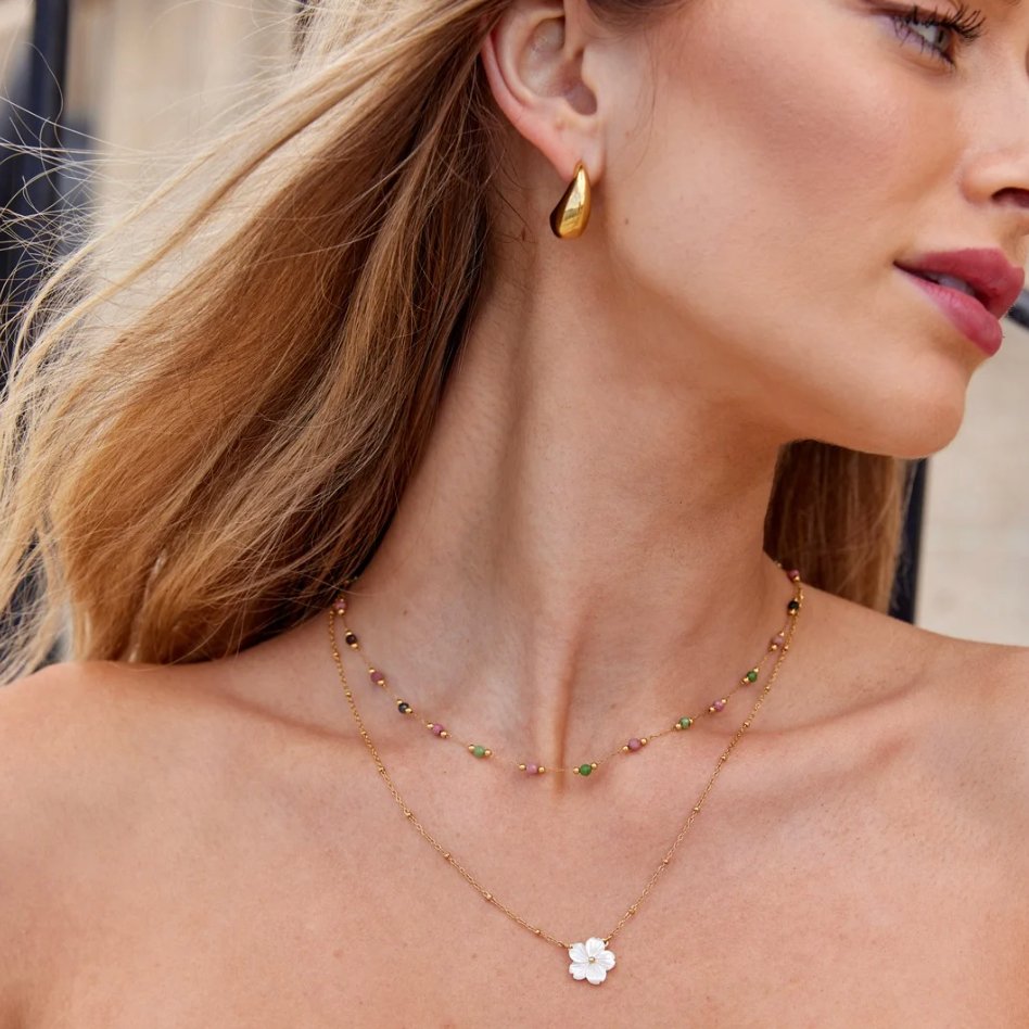 قلادة زهرة العظمة