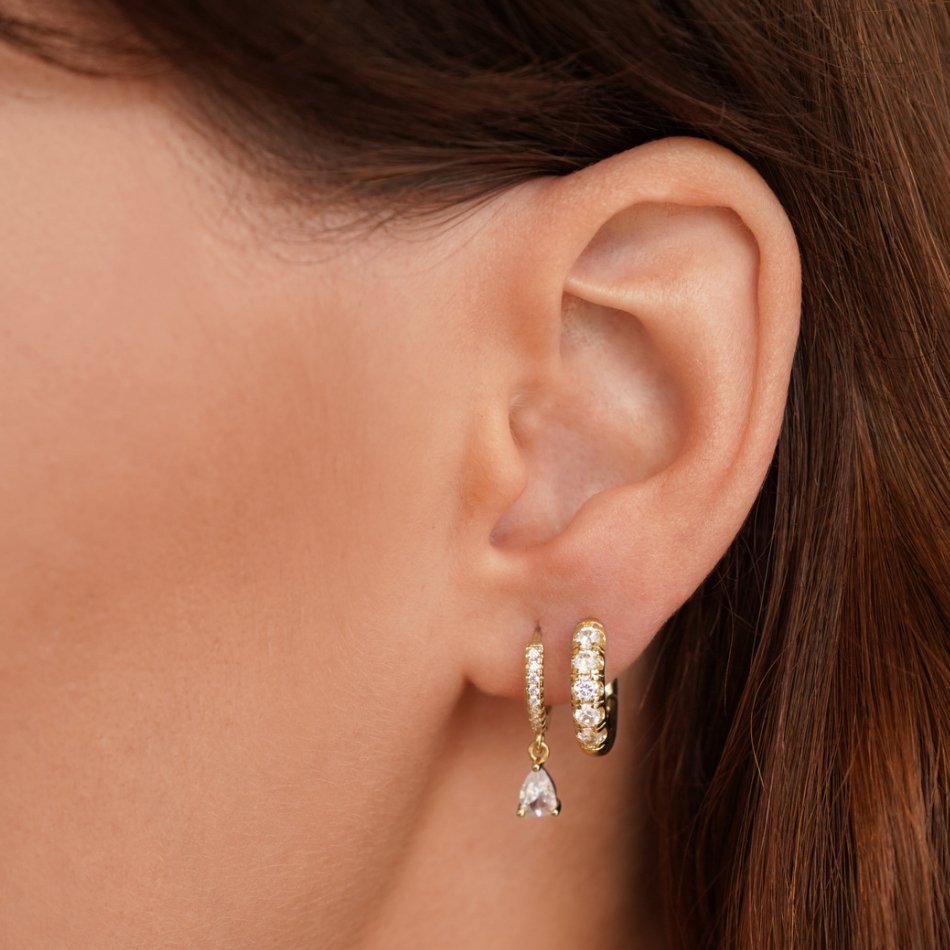 Distinctive gold crystal earrings
