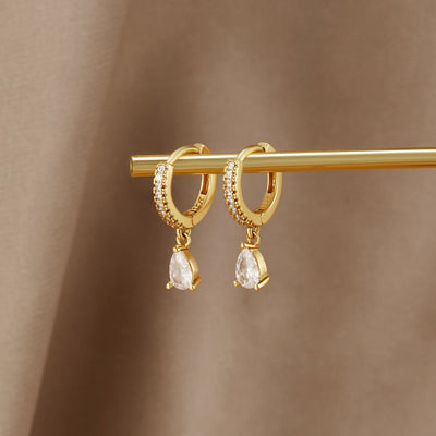 Distinctive gold crystal earrings
