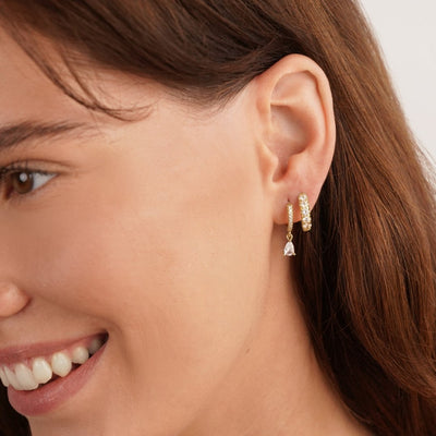 Distinctive gold crystal earrings